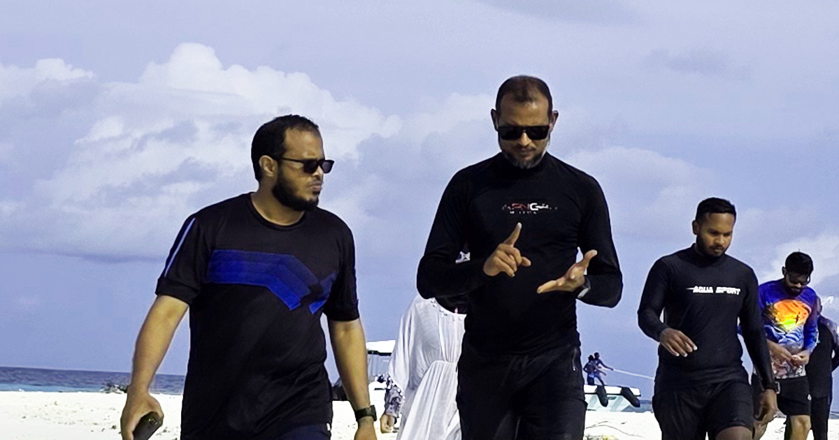 Minister visits Hanifaru and Mendhoo Protected Areas